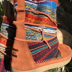 Toms Nepal woven boots size 11, fits like 10.5